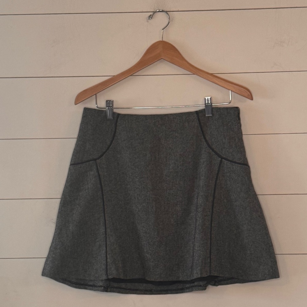 The Limited Gray Mini Skirt Size Medium